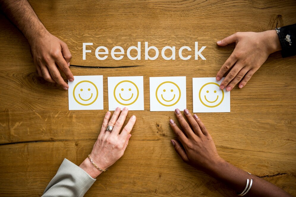 Feedbacks positifs de clients, symbole de satisfaction et de confiance envers l'entreprise.