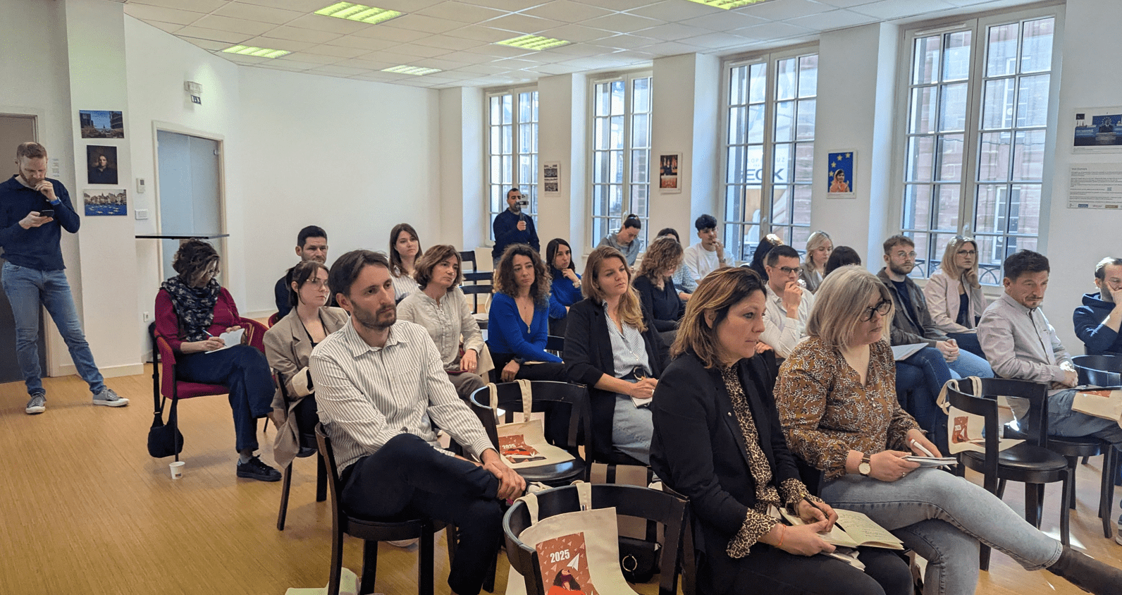 Participants attentifs lors de la 2ème édition du Morning e-réputation à Strasbourg.