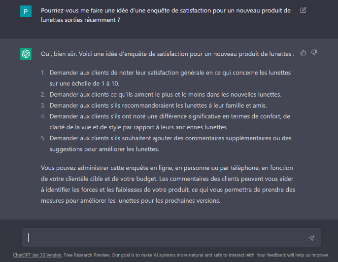 ChatGPT offrant des modèles de questions pour une enquête de satisfaction pour un nouveau produit de lunettes.